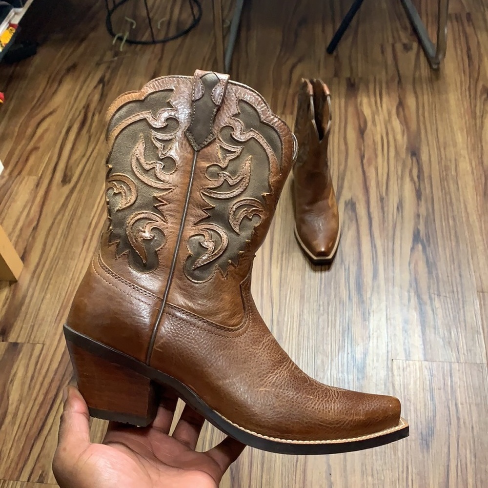 COPY - Ariat D Toe Cowboy Women Boots (6.5B) - Picture 2 of 16